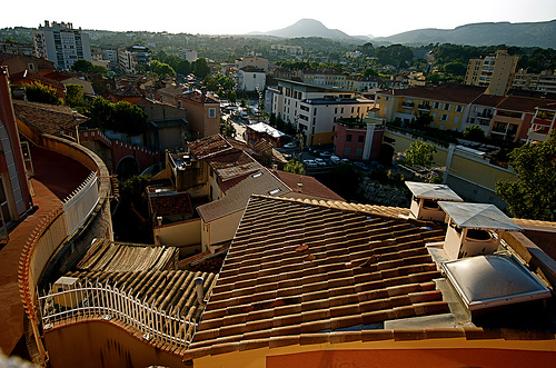 Les toits d'Aubagne par bluerockpile