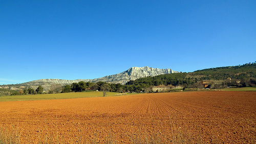 Montagne Ste.Victoire, Beaureceuil by J@nine