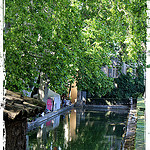 Jardins d’Albertas - Fraîcheur sous les platanes. par Tinou61 - Bouc Bel Air 13320 Bouches-du-Rhône Provence France