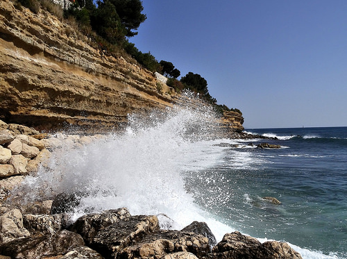 Bord de Mer : les brisants de Carry le Rouet by mary maa