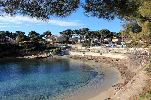 La Buvette Chez Eliane et la Plage de Cap Rousset by Bernard Bost