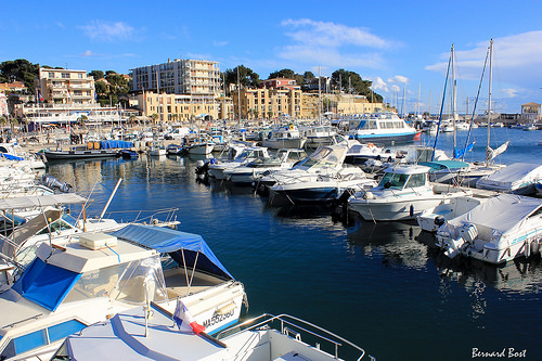 Le port de plaisance de Carry-le-Rouet by Bernard Bost