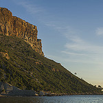 Cap Canaille - vue depuis la plage de l'arène par feelnoxx - Cassis 13260 Bouches-du-Rhône Provence France