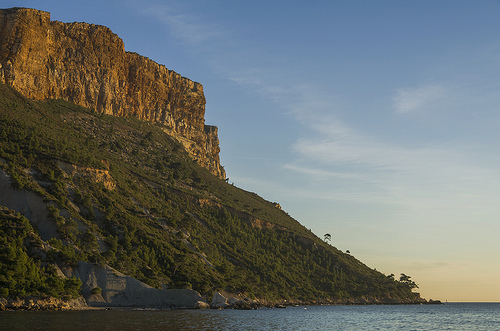 Cap Canaille - vue depuis la plage de l'arène by feelnoxx