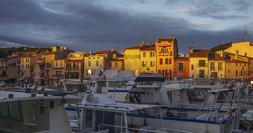 Coucher de soleil sur le port de Cassis by feelnoxx