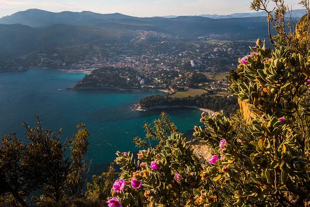 Vue sur la Baie de Cassis depuis Cap Canaille par Jamani Caillet - Cassis 13260 Bouches-du-Rhône Provence France