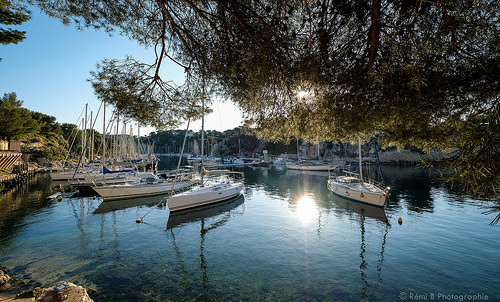 Cassis et ses Calanques by Rémi Avignon