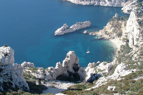 Trekking in Provence, calanque Naturiste de Sujiton by Eric Lon