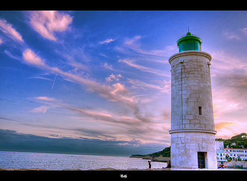 Phare du port de Cassis / Cassis's lighthouse by Cilou101