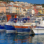Le port multicolore de Cassis par Gabi Monnier - Cassis 13260 Bouches-du-Rhône Provence France