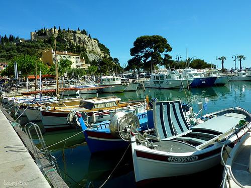 Cassis - barques de pêche par larsen & co