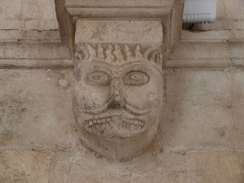 L'Abbaye Notre Dame De Montmajour, Arles, France par sjrowe53