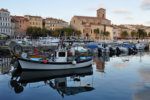 La Ciotat - le port et léglise by whisky&co