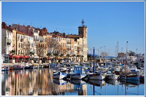 Lumière du Sud - Reflets sur le port de La Ciotat by Charlottess