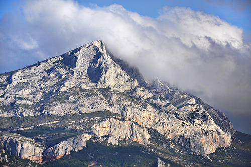 Le sommet de la Sainte-Victoire par Charlottess