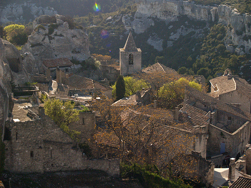 Vue plongeante sur Les Baux-de-Provence par okaluza