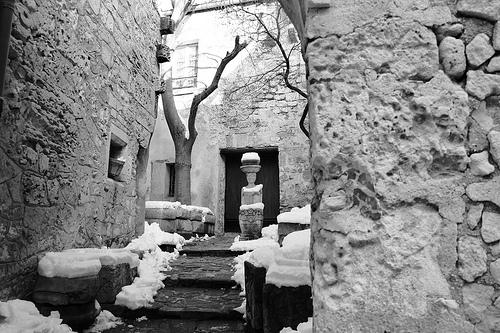 Ruelles enneigées des Baux par Cilions