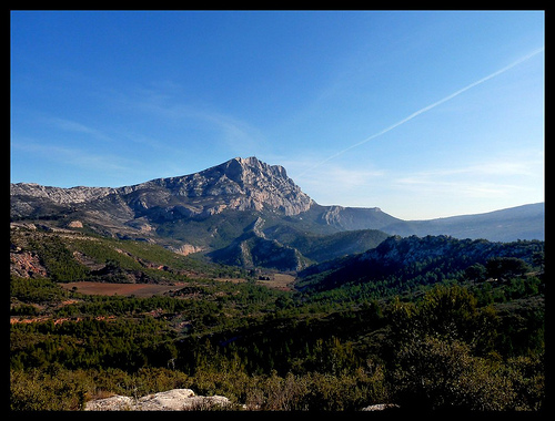 La Montagne Sainte-Victoire by J@nine