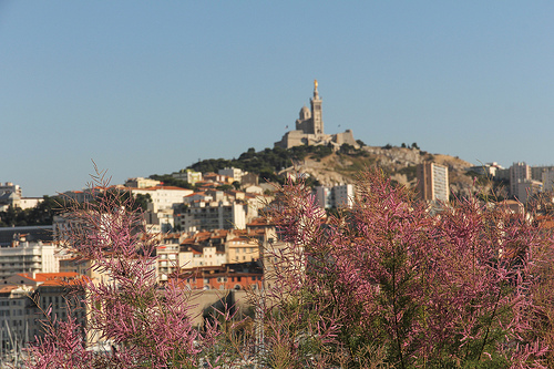 Notre Dame de la Garde vu depuis le Fort Saint-Jean by Meteorry