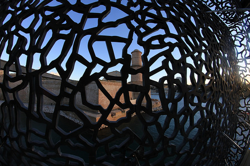 MuCEM : vue vers le Fort Saint-Jean by maybeairline