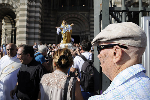 Procession du 15 août à Marseille by fredomarseille