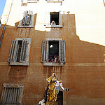 Vierge Marie - Procession du 15 aout dans le quartier du Panier par fredomarseille - Marseille 13000 Bouches-du-Rhône Provence France