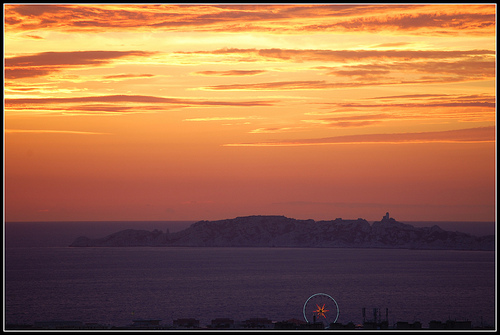 Couché de Soleil sur l'île de Pomègues par strike13