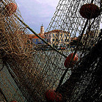 Filets de pêche à Martigues et son clocher. par alain bordeau 2 - Martigues 13500 Bouches-du-Rhône Provence France