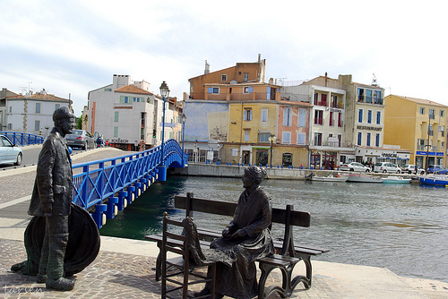 Martigues - statue - Le pêcheur et la ramendeuse by larsen & co