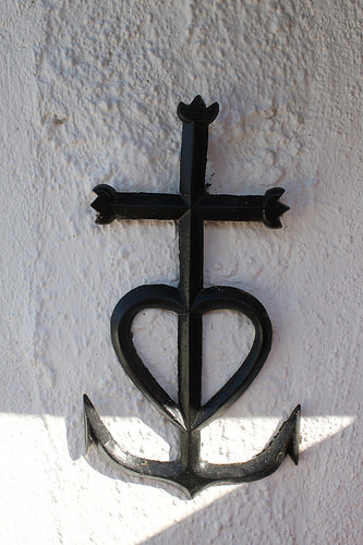 Croix de Camargue : gardian de la terre et marin réunis par le coeur by gab113