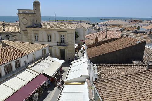 Vue vers la mer - Saintes Maries de la mer - Capitale de la Camargue by Massimo Battesini