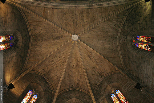 la collégiale Saint-Laurent by Dominique Pipet