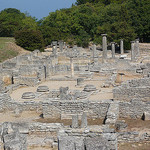 Glanum - Les Antiques - ruines de l'ancien quartier résidentiel par Vaxjo - St. Rémy de Provence 13210 Bouches-du-Rhône Provence France