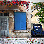 Bleu provence : volet et deux chevaux by Boccalupo - St. Rémy de Provence 13210 Bouches-du-Rhône Provence France