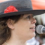 Chanteuse de rue à Saint Remy par Massimo Battesini - St. Rémy de Provence 13210 Bouches-du-Rhône Provence France