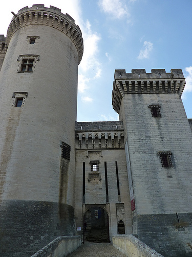 Entrée du Château de Tarascon - Tours par Sam Nimitz