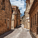 Ruelle du Vaucluse by Billblues - Grignan 26230 Drôme Provence France