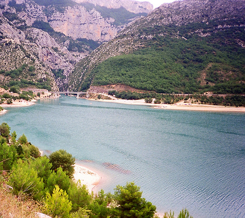 Gorges du Verdon : Lac de Sainte Croix par Truffle Jam