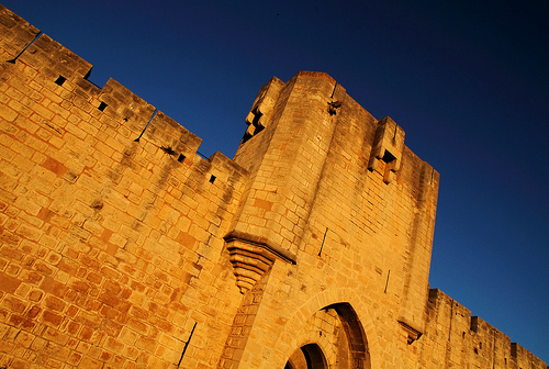 Aigues-Mortes, soleil couchant sur les remparts by Boccalupo [Off, moving...]