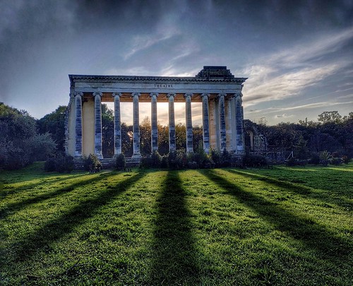 Grand Théâtre de Nîmes by Florian PINFERI