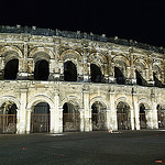 Les arènes de Nimes de nuit par spanishjohnny72 - Nîmes 30000 Gard Provence France