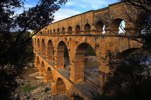 Les arches du Pont du Gard by Alexandre Santerne