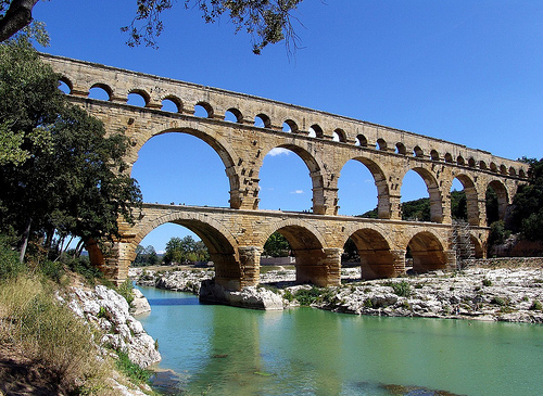 Pont du Gard aqueduct by Mattia Camellini