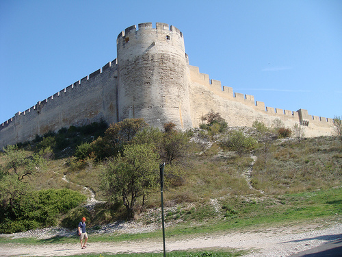 Les remparts de Villeneuve lez Avignon by Elmo Blatch