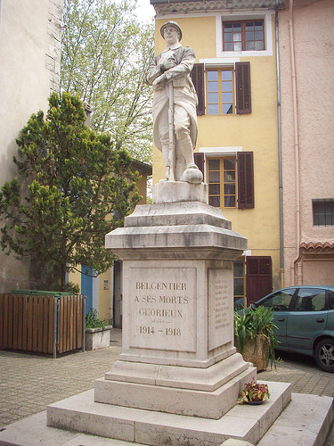 Monument aux morts, Belgentier, Var. par Only Tradition