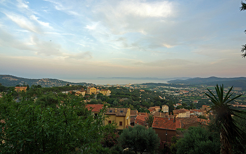 Bormes les Mimosas sur la côte d'Azur by chris wright - hull