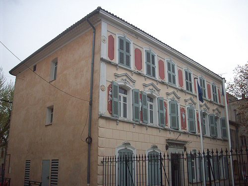 Hôtel de Ville, Forcalqueiret, Var. par Only Tradition