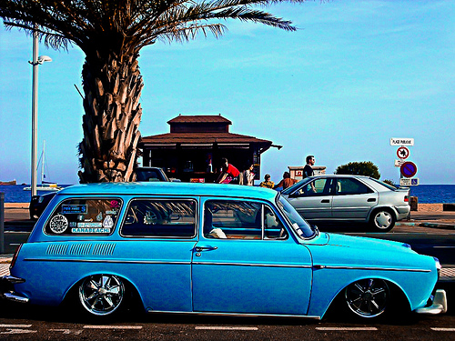 Blue car on azur coast par JM5646