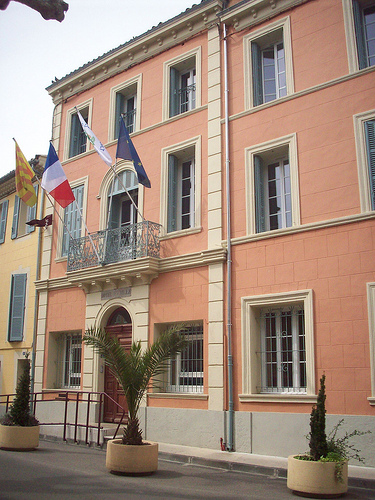 Hôtel de Ville, Garéoult, Var. par Only Tradition