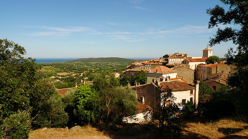 Les toits de Gassin by epiratte